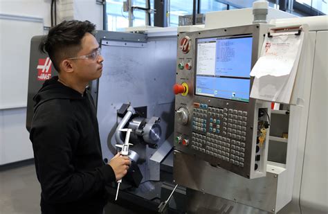 cnc machine repair training|Haas CNC Training .